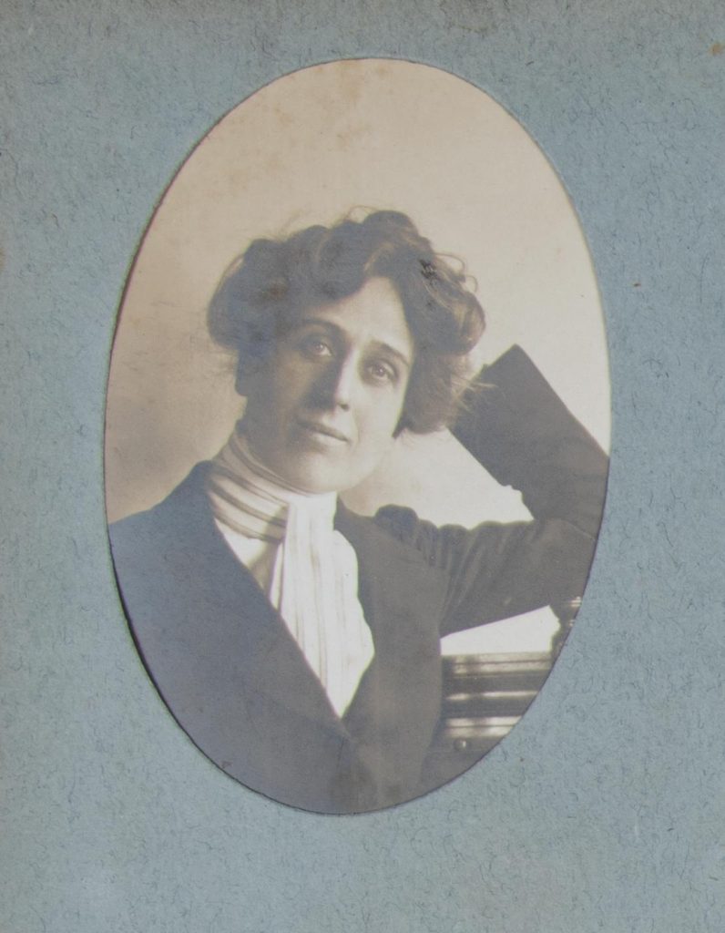 Small oval photograph of Mabel Bruce (née Fielding Johnson)